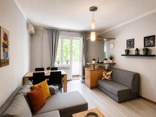 Dorcol Apartment 1Walk to Knez Sleeps 4