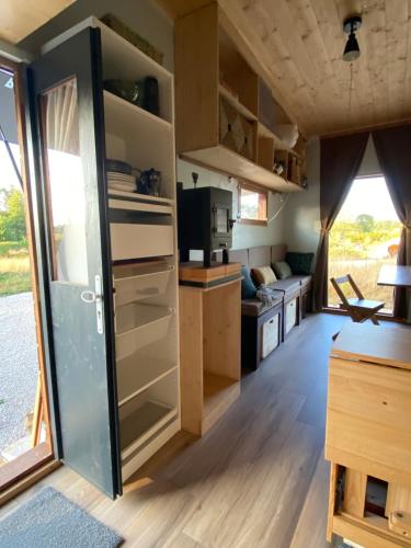Tiny ou Petite maison sur roulettes in Beaurepaire En Bresse