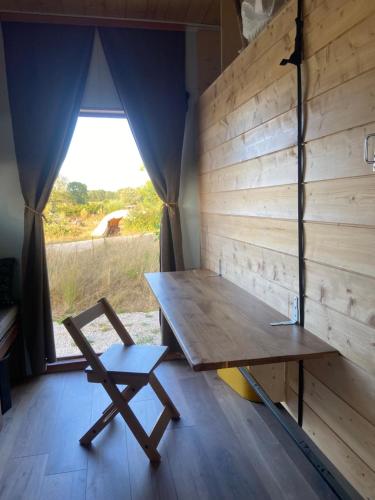 Tiny ou Petite maison sur roulettes in Beaurepaire En Bresse