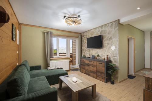 Villa Velebita House for 9 near Plitvice Lakes in Donji Babin Potok