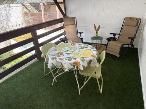 Hirondelles 5 avec terrasse in Eugenie-les-Bains