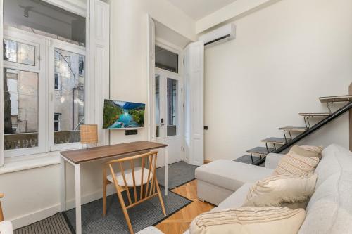Loft Style Apartment For Digital Nomads in Πόλη Τ'μπιλισι