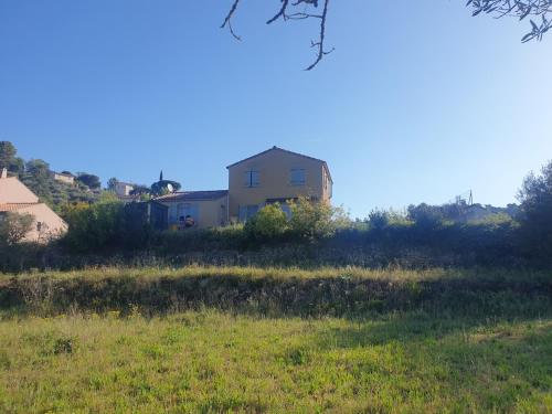 Independent studio Varages in Varages
