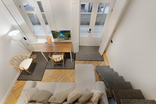 Loft Style Apartment For Digital Nomads in Πόλη Τ'μπιλισι