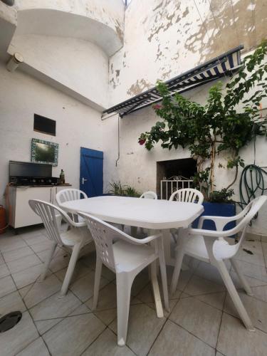 Facilities, Patio y playa 3 chambres in Portbou