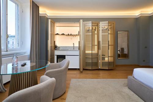 Front DUOMO Luxury suite VIEW N4 Exclusive Milan