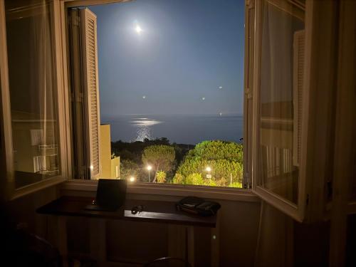 La finestra sul mare - appartamento vista mare con piscina