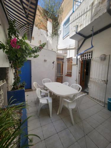 Facilities, Patio y playa 3 chambres in Portbou