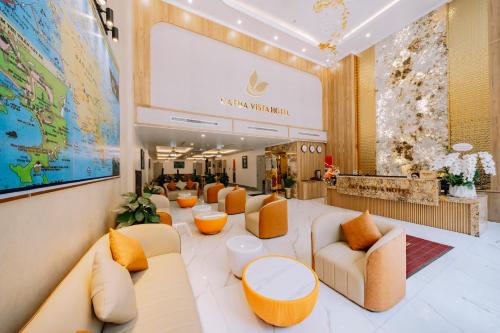 公用交誼廳/視聽室, Cat Ba Vista Luxury Hotel - New 2026 - Rooftop Infinity Pool in 杭隋