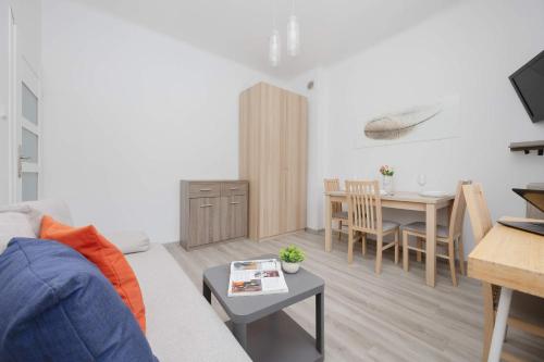 Stylish & Comfortable Apartment in Warsaw City Center by Noclegi Renters - image 5