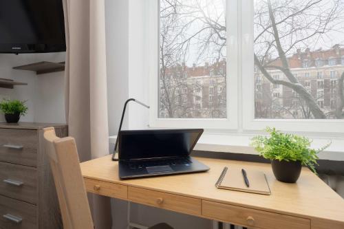 Stylish & Comfortable Apartment in Warsaw City Center by Noclegi Renters - image 2