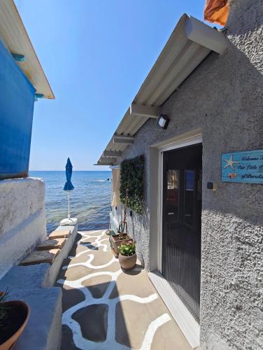 Nas proximidades, Anatoli - Beachfront House - Magical Sunrise Views - Chios in Agia Ermioni