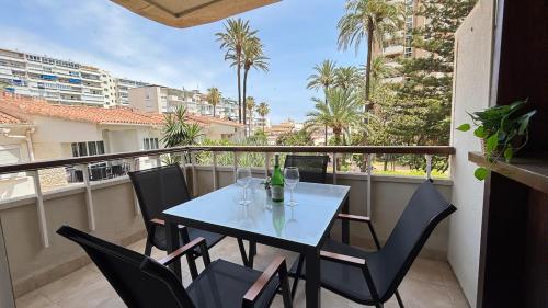 Beach Apartment with pool - La Carihuela
