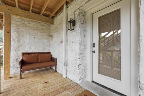 Létesítmények, Modern Private Suite in Greenfield, Own Entry in West Homestead (PA)