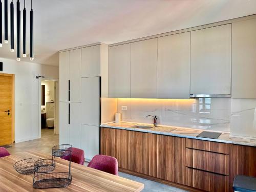 virtuve, Beachfront Apartments Rafailovići - Budva (Beachfront Apartments Rafailovici - Budva) in Rafajlovica