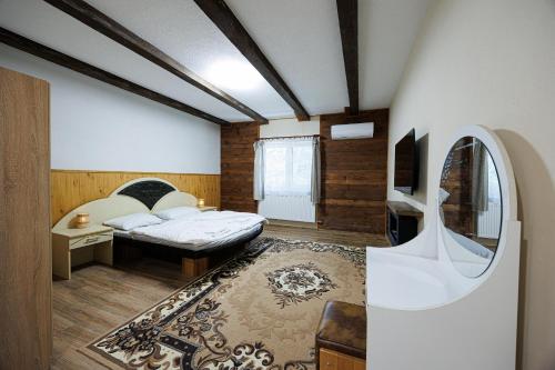 1 queen bed