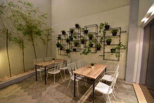 Restaurant, Almont City Hotel in Butuan