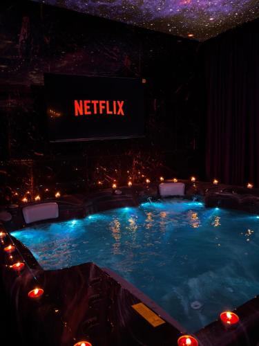 Flex Lux Spa Apartment Belgrade with Jacuzzi Sauna