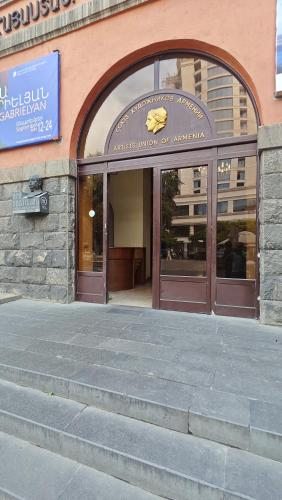 Exterior view, Best Way Inn in Yerevan