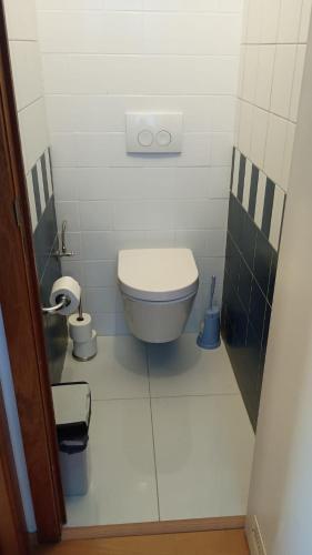 Bruxelles, maison calme, 5 min du métro, Parking - Location, gîte - Bruxelles