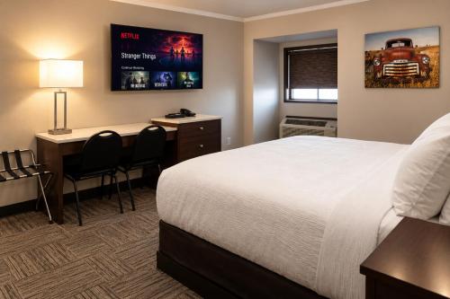 Homestead Inn & Suites
