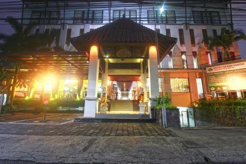 Photo - Grand Santhi Hotel