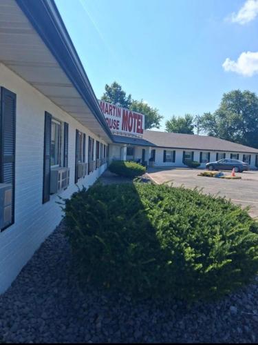 Martin House Motel