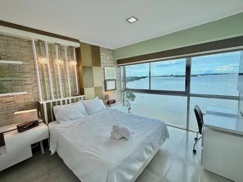 Hermosa suite vista al río con piscina y jacuzzi RF2-504