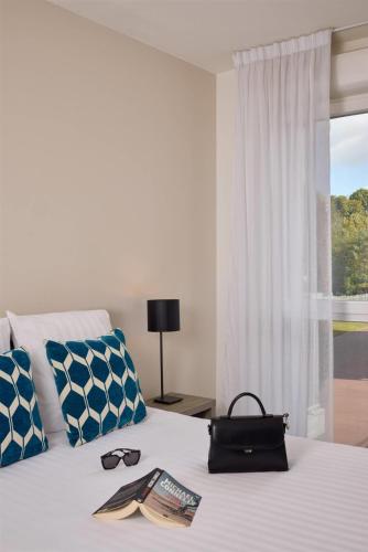 Quality Aparthotel Morangis Orly near Laoasian