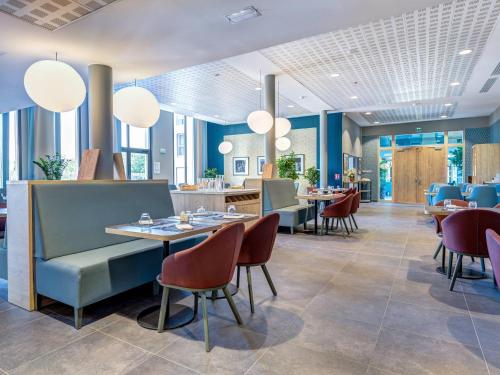 Food and beverages, Quality Aparthotel Morangis Orly near Laoasian