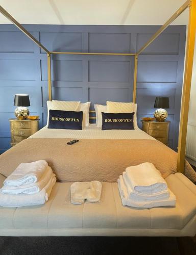 Harbour Inn Room Type - Deluxe Junior Suite