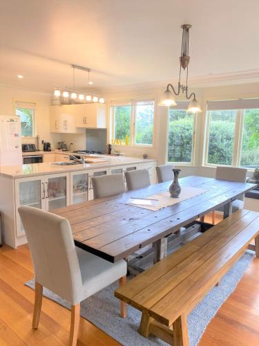 virtuve, Tauranga Home - Swimming spapool in Omanawa