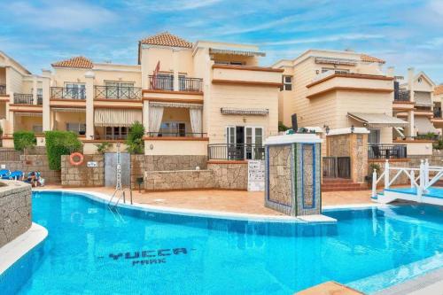 Benny Fañabé - 2 Bed and Loft Apartment, AC, Pool & Parking