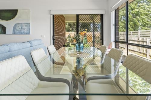 Comfort Retreat VIC Officer 5BR WiFi Parking in Berwick