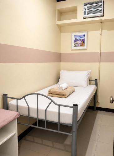 1 futon bed