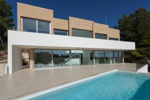 Modern villa a short walk from Javea s Old Town