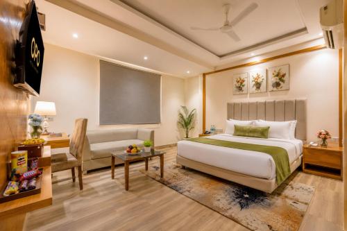 OPO Horizon Stanley Delhi Airport - FREE Airport Pick Up or Drop photo 3