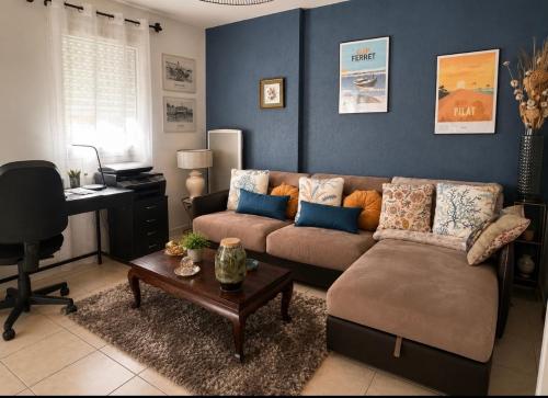 Charming comfortable 1-bedroom apartment with balcony & Wi-Fi