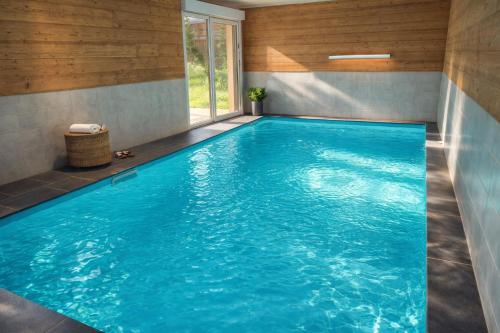 Domusigua piscine intérieure