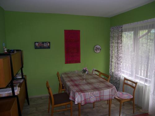  Csilla Nyaraló, Pension in Tiszakécske