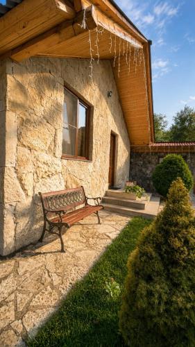 Meghoo Guest House in Kalavana