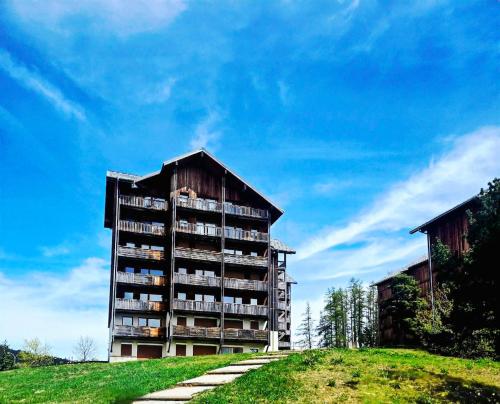 Appartement T2 station SUPERDEVOLUY Résidence les chalets de SUPER D pied des pistes
