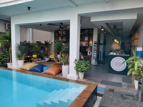 Экстерьер, LOTUS SERENITY Hostel in Сиемреап