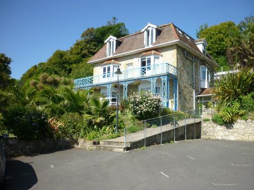 St Maur, Ventnor