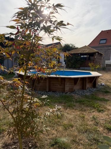Peldbaseins, Le trésor de JR (Le tresor de JR) in Tilques