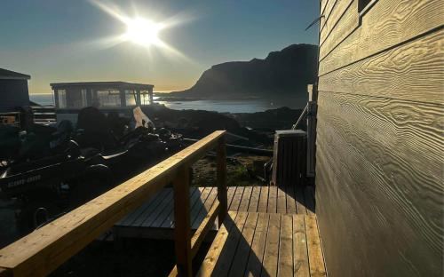 Isi4u apartments, snowmobile and dogsled in Sisimiut