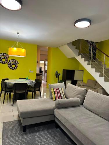 Pa & Ma Homestay Near Hospital 4BR Kulim Hitech in Kulim