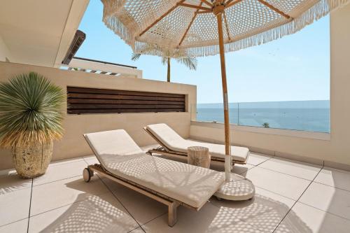Beachfront Luxury 4-Bed Penthouse in Velaya RDR574