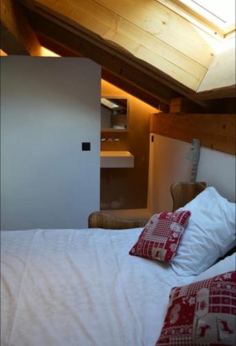 Charming chalet, heart of village