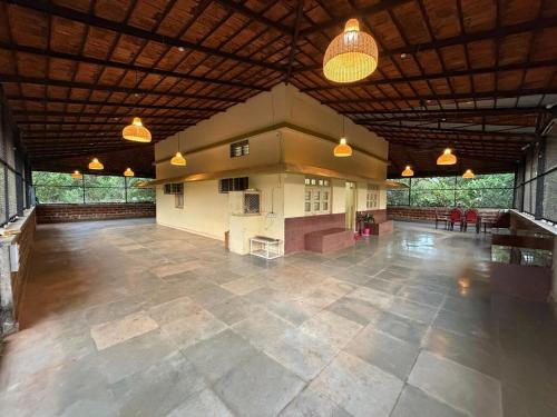 Iekārtas, The Sonchafa Farmstay in Devrukh
